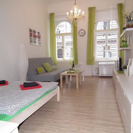 Apartment In The Centre Prag Exterior foto