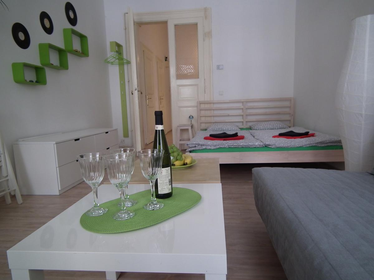 Apartment In The Centre Prag Exterior foto